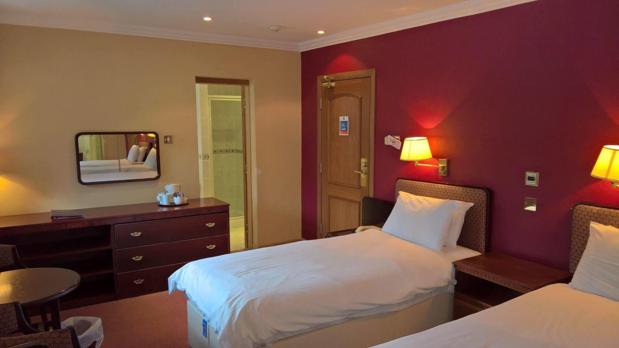 Dean Park Hotel Kirkcaldy Zewnętrze zdjęcie